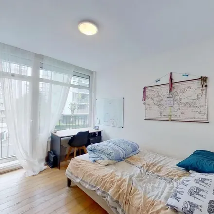 Rent this 4 bed apartment on 27 Rue Péclet in 75015 Paris, France