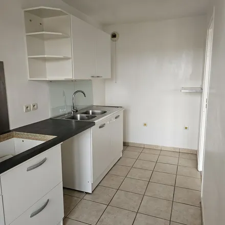 Rent this 3 bed apartment on Centre Ville in Rue Jean Jaurès, 77270 Villeparisis
