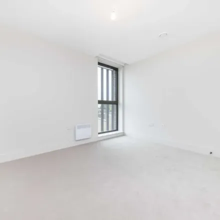 Image 7 - JCE Sartorial, 50 Coombe Road, London, KT2 7AE, United Kingdom - Apartment for rent