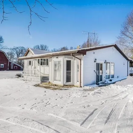 Image 2 - 1301 East King Street, Corunna, Caledonia Charter Township, MI 48817, USA - House for sale