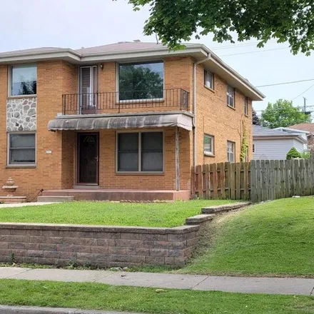 Buy this studio house on 1711 W Bolivar Ave Unit 1713 in Milwaukee, Wisconsin