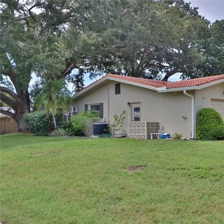 Image 3 - 2300 Forest Drive, Palm Harbor, FL 33763, USA - House for sale