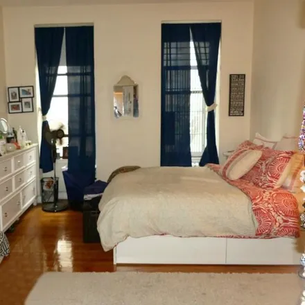 Rent this 2 bed townhouse on 969 1st Ave Apt 5N in New York, 10022
