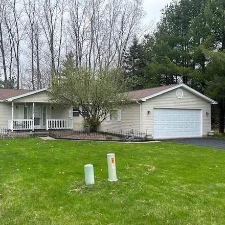 Buy this 3 bed house on Sunset Drive in Canadian Lakes, Morton Township