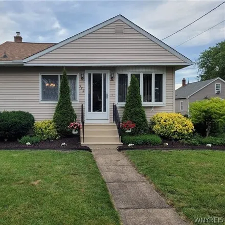 Buy this 3 bed house on 572 Gilmore Ave in North Tonawanda, New York