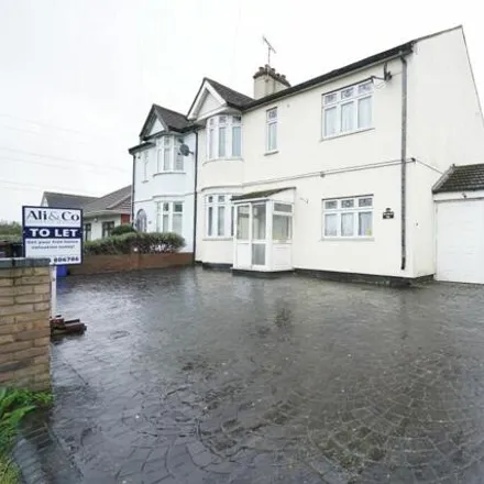 Rent this 4 bed house on Clockhouse Lane in South Ockendon, RM16 5UR