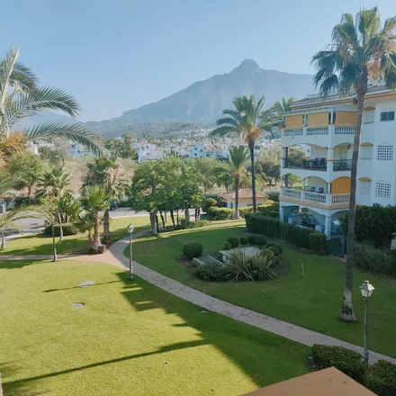 Image 4 - Calle Huerta Chica, 1 D, 29601 Marbella, Spain - Apartment for rent