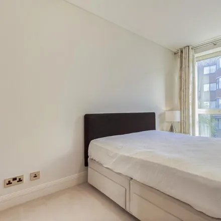 Image 6 - Balmoral Court, 20 Queen's Terrace, London, NW8 6EA, United Kingdom - Apartment for rent