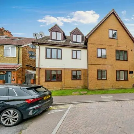 Buy this 1 bed apartment on Wynchlands Crescent in St Albans, AL4 0XZ