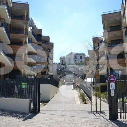 Image 2 - 5 Avenue Curie, 92370 Chaville, France - Apartment for rent