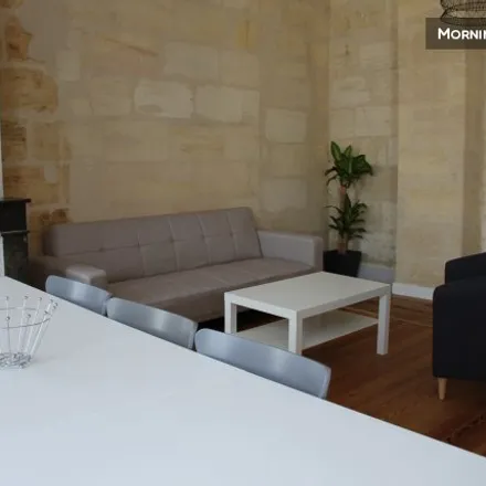 Rent this 2 bed apartment on Bordeaux in Victoire, FR