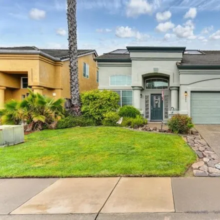 Image 2 - 9045 Pebble Spring Court, Elk Grove, CA 95829, USA - House for sale