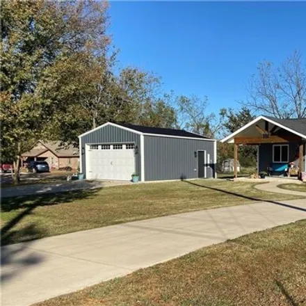 Buy this 3 bed house on 546 Yeager Road in Springdale, AR 72762