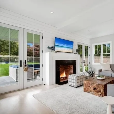Image 4 - 37 Hedges Lane, Divinity Hill, Village of East Hampton, NY 11937, USA - House for rent