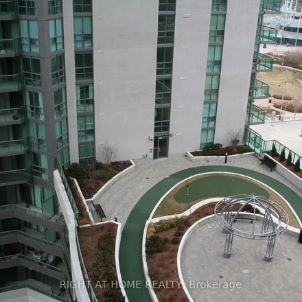 Image 5 - 30 Grand Trunk Crescent, Old Toronto, ON M5J 0A1, Canada - Apartment for rent