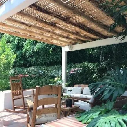 Buy this 4 bed house on Rinconada Ruiseñor in Colonia Arenal Tepepan, 14609 Mexico City