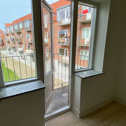 Rent this 2 bed apartment on Reberbanevej 7 in 8900 Randers C, Denmark