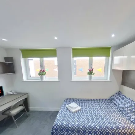 Rent this studio apartment on Coventry in CV1 3JZ, United Kingdom