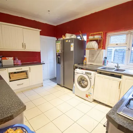 Rent this 4 bed duplex on Albert Road in Stechford, B33 8UE