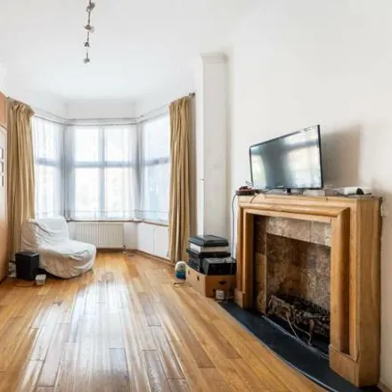 Rent this studio apartment on Carlton Mansions in Chichele Road, London