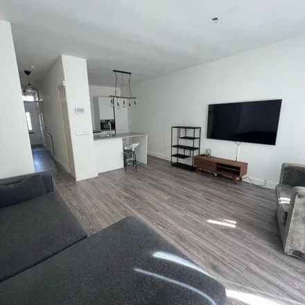 Rent this 1 bed apartment on Russischestraat 78A in 3028 BJ Rotterdam, Netherlands