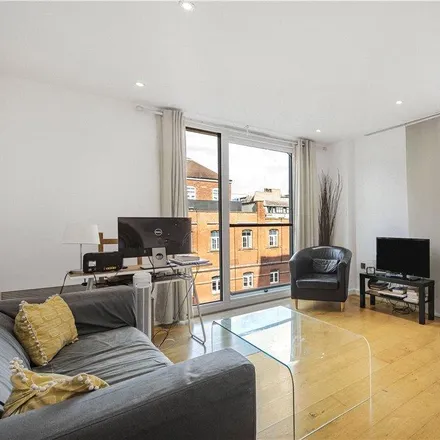 Rent this 2 bed apartment on Wagstaff in Brewhouse Yard, London
