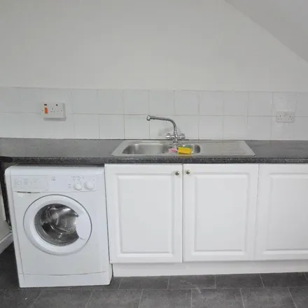 Image 3 - Stacey Road, Cardiff, CF24 1DS, United Kingdom - Apartment for rent