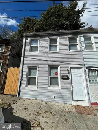 Buy this 2 bed house on 629 Poplar Street in Lancaster, PA 17603