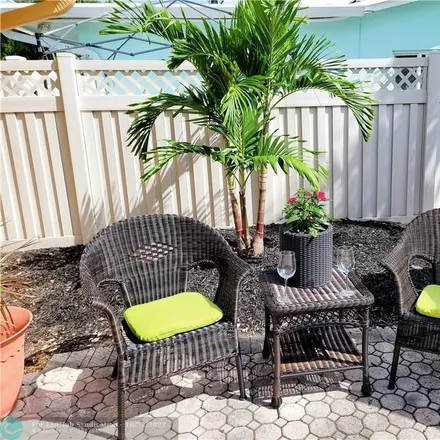Rent this studio house on 241 Algiers Avenue in Lauderdale-by-the-Sea, Broward County