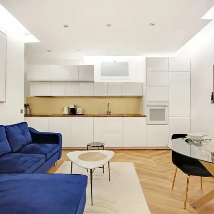 Rent this 2 bed apartment on 26 Rue Montorgueil in 75001 Paris, France