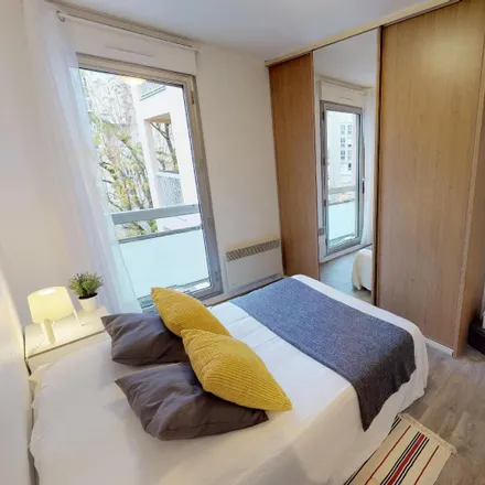 Rent this 5 bed room on 27F Rue du Bourbonnais