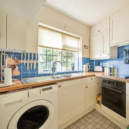 Image 5 - Parson's Fee, Aylesbury, HP20 2QZ, United Kingdom - Townhouse for sale