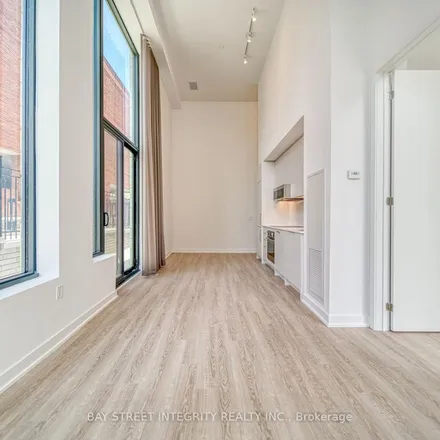 Image 7 - 244 Lawrence Avenue West, Old Toronto, ON M5M 3X3, Canada - Apartment for rent