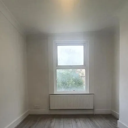 Image 3 - Seaton Street, Upper Edmonton, London, N18 2BS, United Kingdom - Apartment for rent