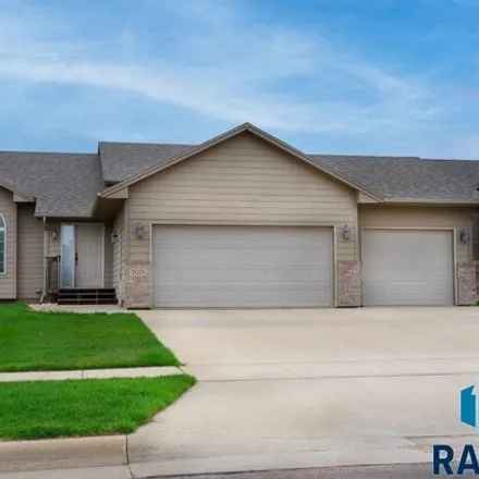 Buy this 2 bed house on 2045 South Shaw Avenue in Sioux Falls, SD 57106