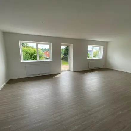 Rent this 3 bed apartment on Høffnerhaven 15 in 5492 Vissenbjerg, Denmark