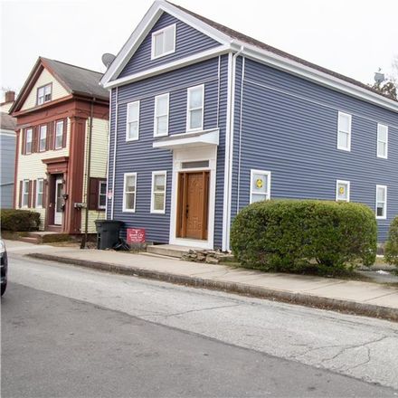 Rent this 3 bed townhouse on 26 Brewer Street in New London, CT 06320