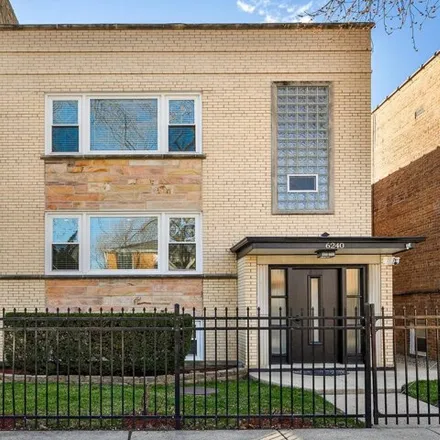 Buy this 6 bed house on 6240 North Richmond Street in Chicago, IL 60645