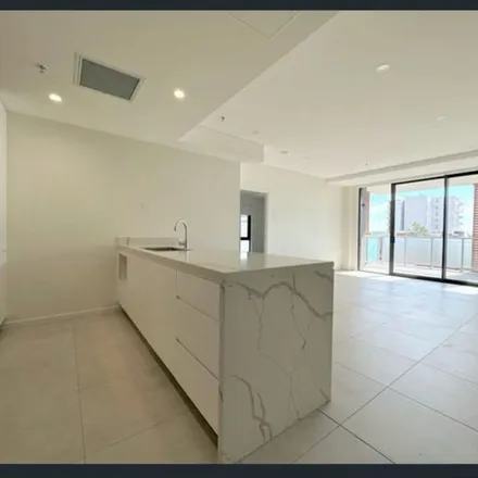 Image 3 - Lachlan Street, Sydney NSW 2170, Australia - Apartment for rent