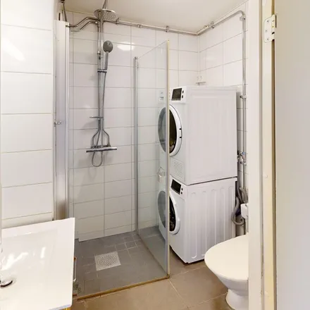 Rent this 3 bed apartment on Håkan Lundbergs gata 6 in 252 27 Helsingborg, Sweden