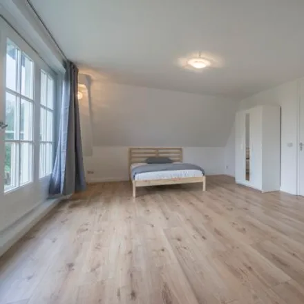 Rent this 8 bed room on Osdorperweg 928A in 1067 TE Amsterdam, Netherlands