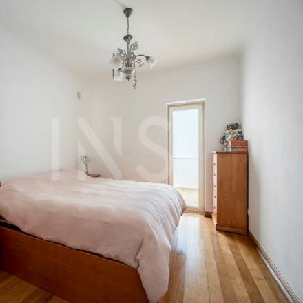 Rent this 2 bed apartment on Esquadra PSP do Estoril in Avenida de Portugal, 2765-272 Cascais e Estoril