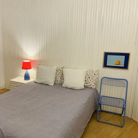 Rent this 1 bed room on Komainu - El guardían del ramen in Calle de José Abascal, 13