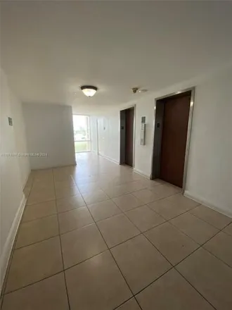 Image 4 - 2350 Ne 135th St Apt 506, North Miami, Florida, 33181 - Condo for rent