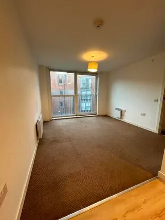 Image 3 - Cornish Square, Penistone Road, Sheffield, S6 3AN, United Kingdom - Room for rent