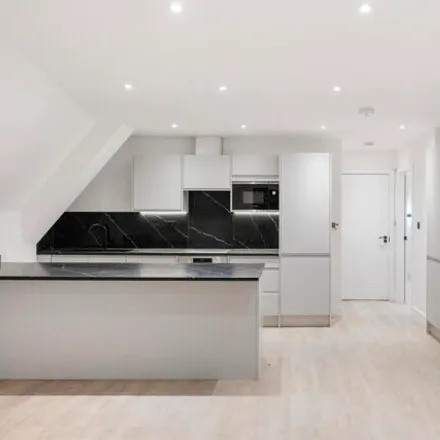 Rent this 2 bed apartment on Alberon Gardens in London, NW11 0AG