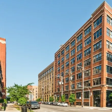 Rent this 2 bed condo on 913-921 West Van Buren Street in Chicago, IL 60607