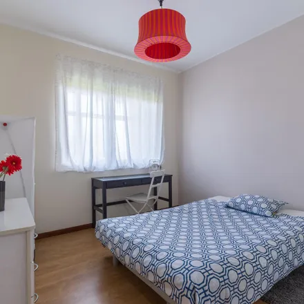 Rent this 3 bed room on Rua Pedro Álvares Cabral in 4435-332 Rio Tinto, Portugal