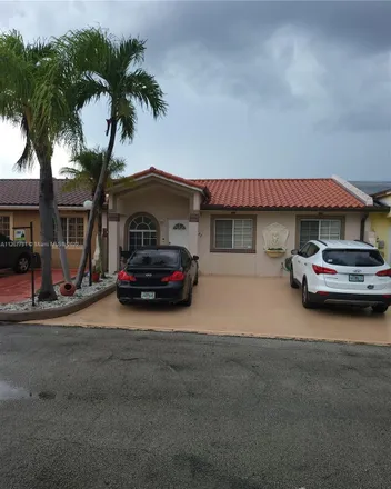 Image 1 - 401 West 49th Street, Palm Springs, Hialeah, FL 33012, USA - Townhouse for sale