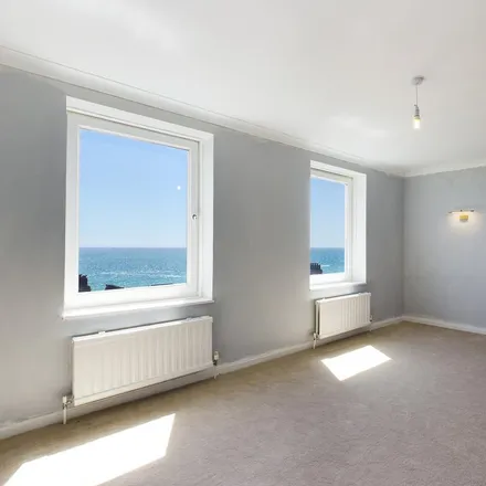 Rent this 2 bed apartment on King's Gardens in Hove, BN3 2PE